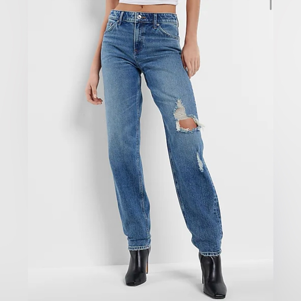 Express Mid Rise Medium Wash Ripped Baggy Tapered Jeans Size 6